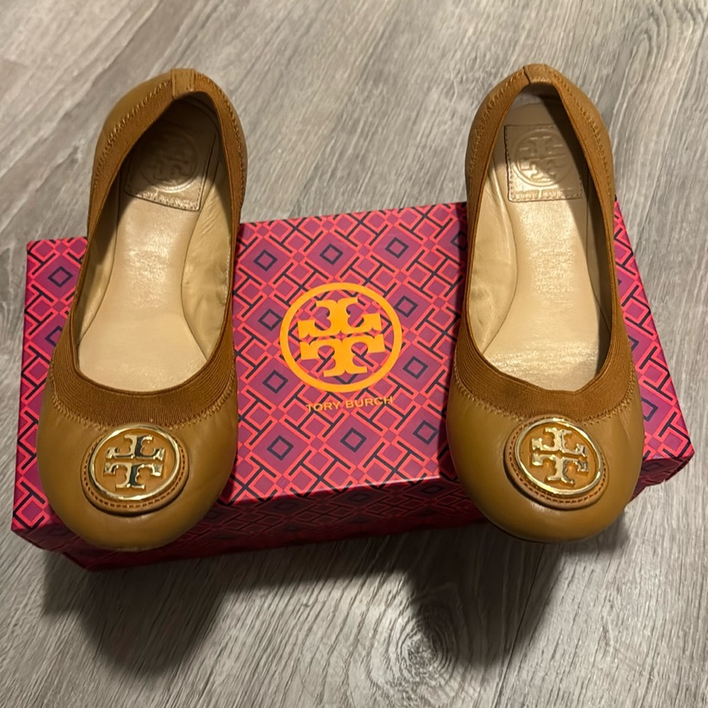 Tory Burch ballet flat Caroline excellent condition camel color